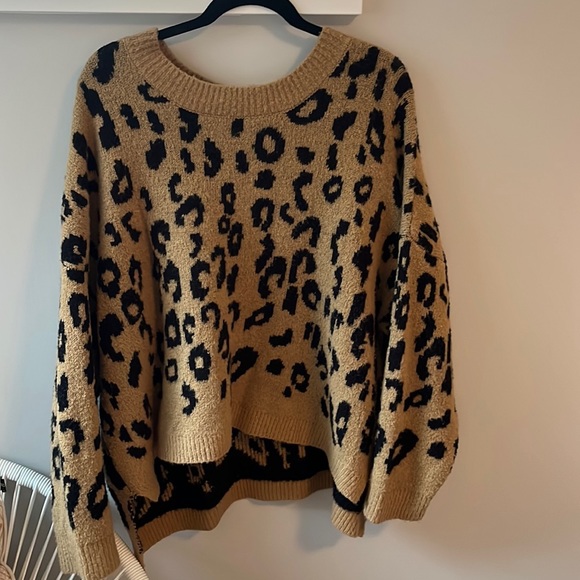 Cheetah print sweater - Picture 1 of 3